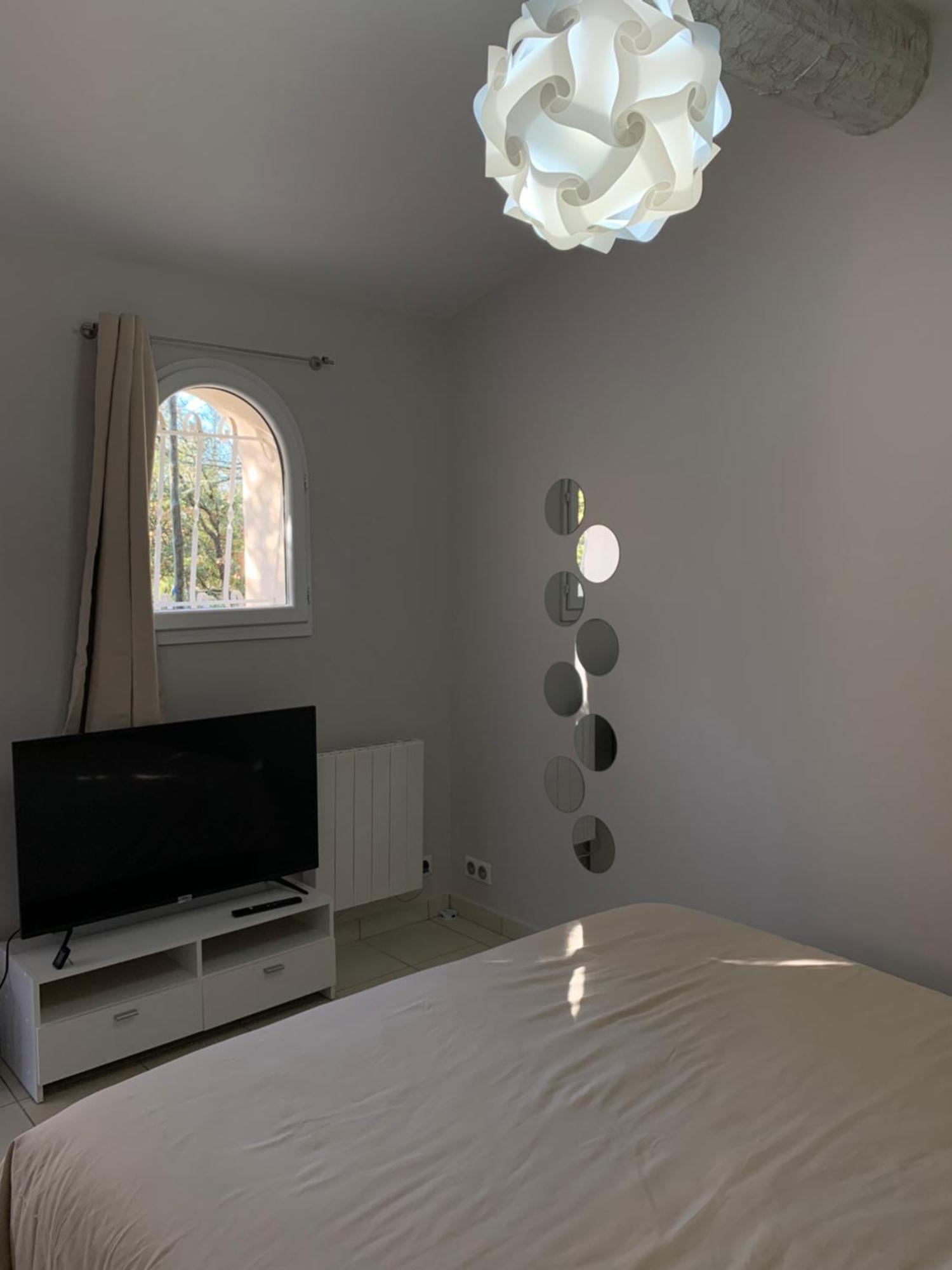 Les Gorges et Lacs du Verdon: Flexible Maison Accommodations Regusse Exterior photo